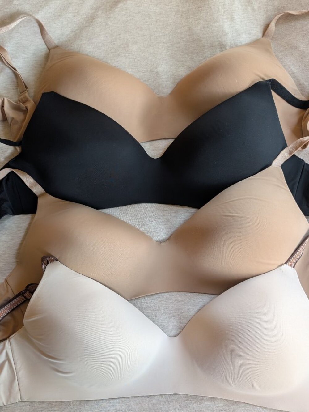 Lot of 4 Victoria's Secret Wireless Padded Bras, 34DDD